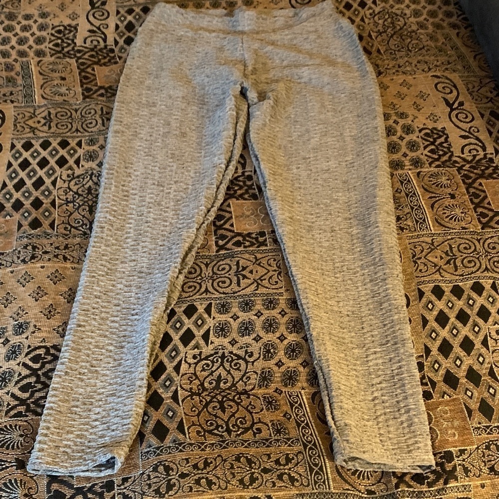 Booty Yoga Pants and anti cellulite textured Booty lifting Scrunch leggings NWOT